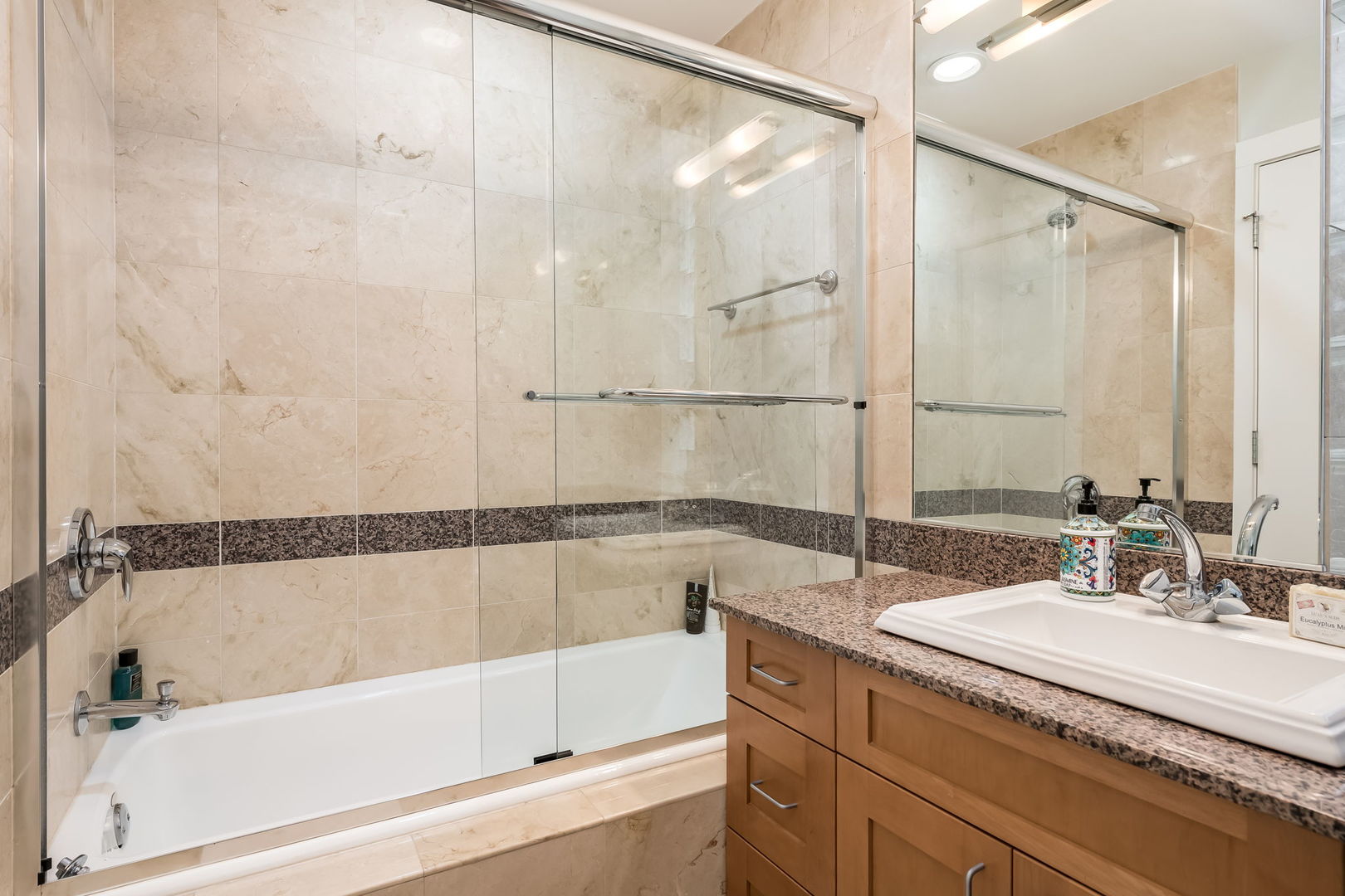 1123 West Chestnut Street, Unit 2E Chicago, IL 60642 - Photo 15 of 18