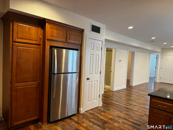 $2,200 | 25 Lester Avenue, Unit 2, Stonington, CT 06379