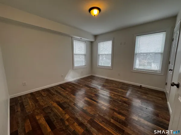 $2,200 | 25 Lester Avenue, Unit 2, Stonington, CT 06379