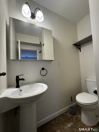 $2,200 | 25 Lester Avenue, Unit 2, Stonington, CT 06379