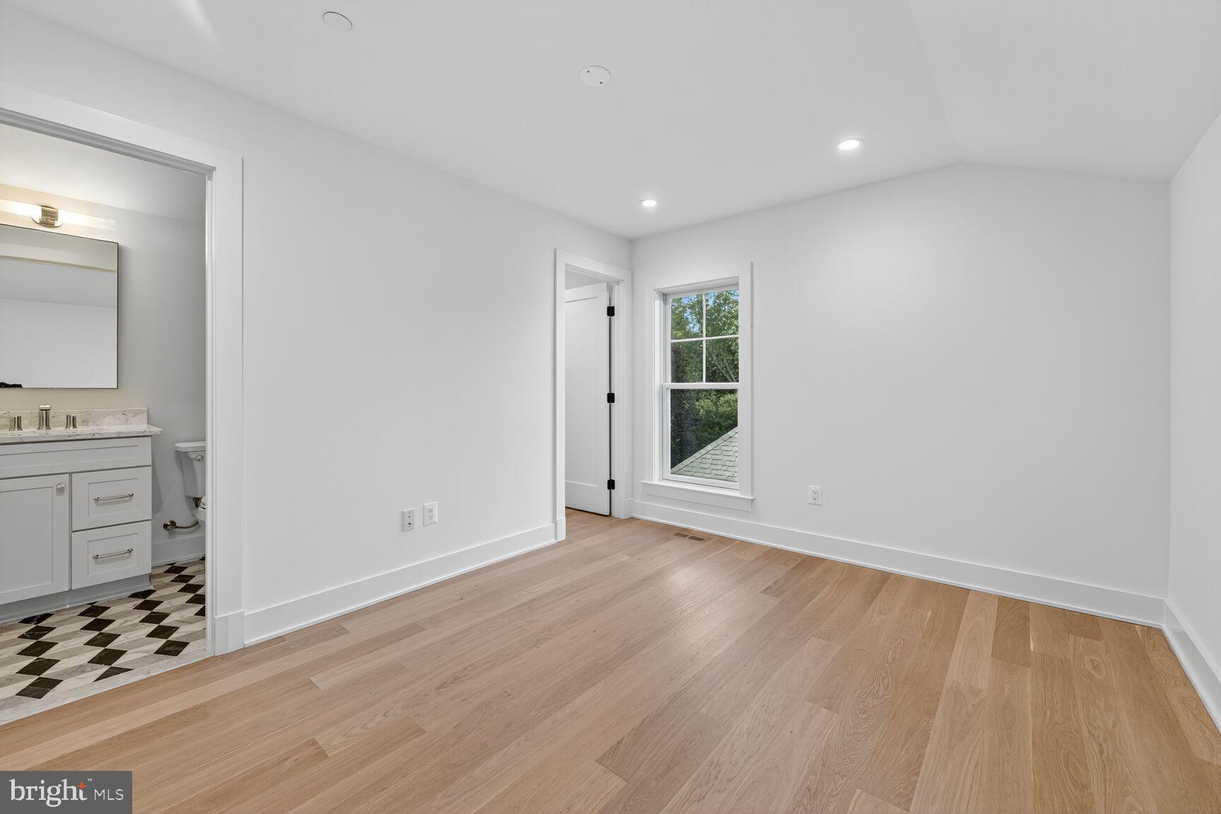 7804 Custer Road Bethesda, MD 20814 - Photo 22 of 29