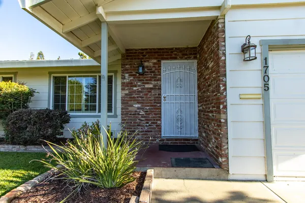 $419,000 | 1705 Larkspur Place, Turlock, CA 95380