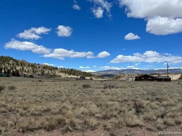 a view of a sky from a yard