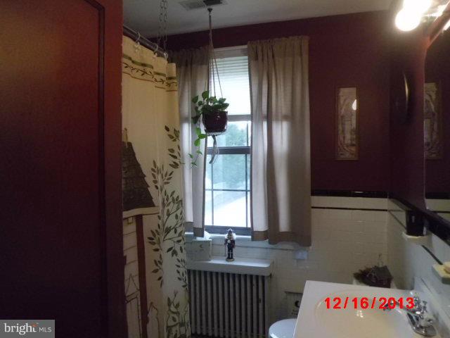 1230 Ten Oaks Road Baltimore, MD 21227 - Photo 13 of 13 Bath