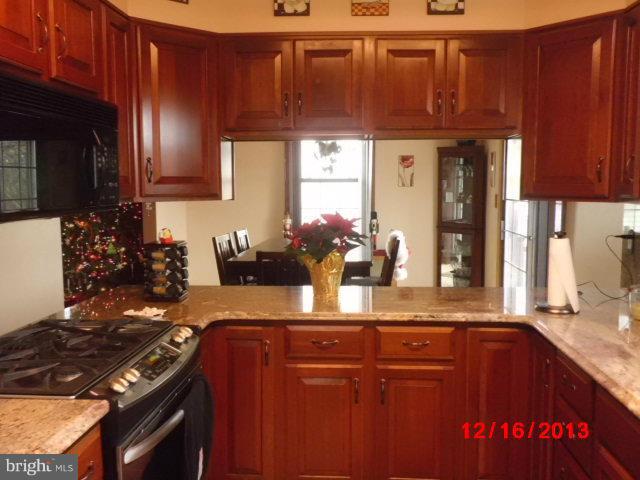 1230 Ten Oaks Road Baltimore, MD 21227 - Photo 5 of 13 Kitchen