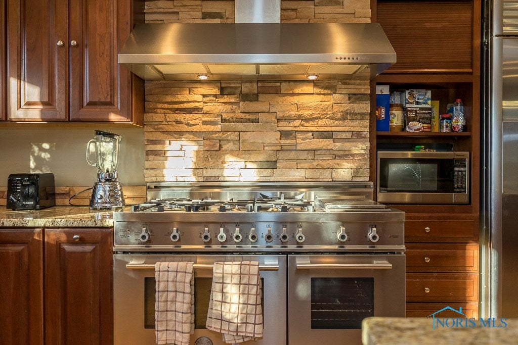 4316 Sheraton Road Toledo, OH 43615 - Photo 12 of 28 Gallery Image 12