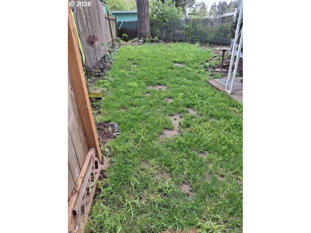 3950 Coburg Road, Unit 3 Eugene, OR 97408 - Photo 13 of 14 a view of a backyard