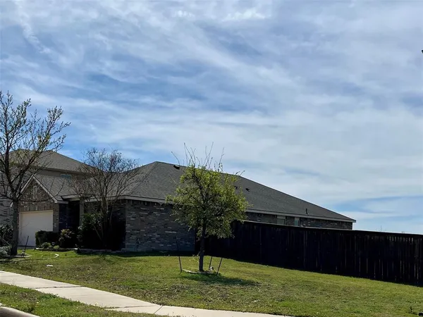 $2,400 | 1408 Rivers Creek Lane, Little Elm, TX 75068