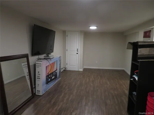 $2,600 | 17 Chimney Lane, Bay Shore, NY 11706