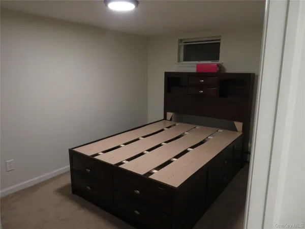 $2,600 | 17 Chimney Lane, Bay Shore, NY 11706