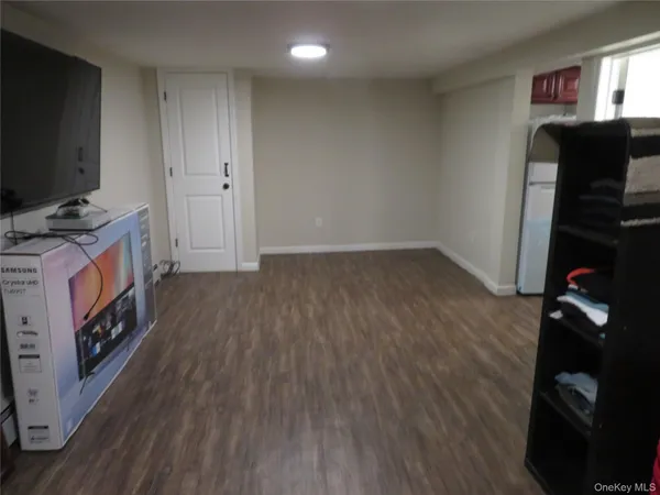 $2,600 | 17 Chimney Lane, Bay Shore, NY 11706