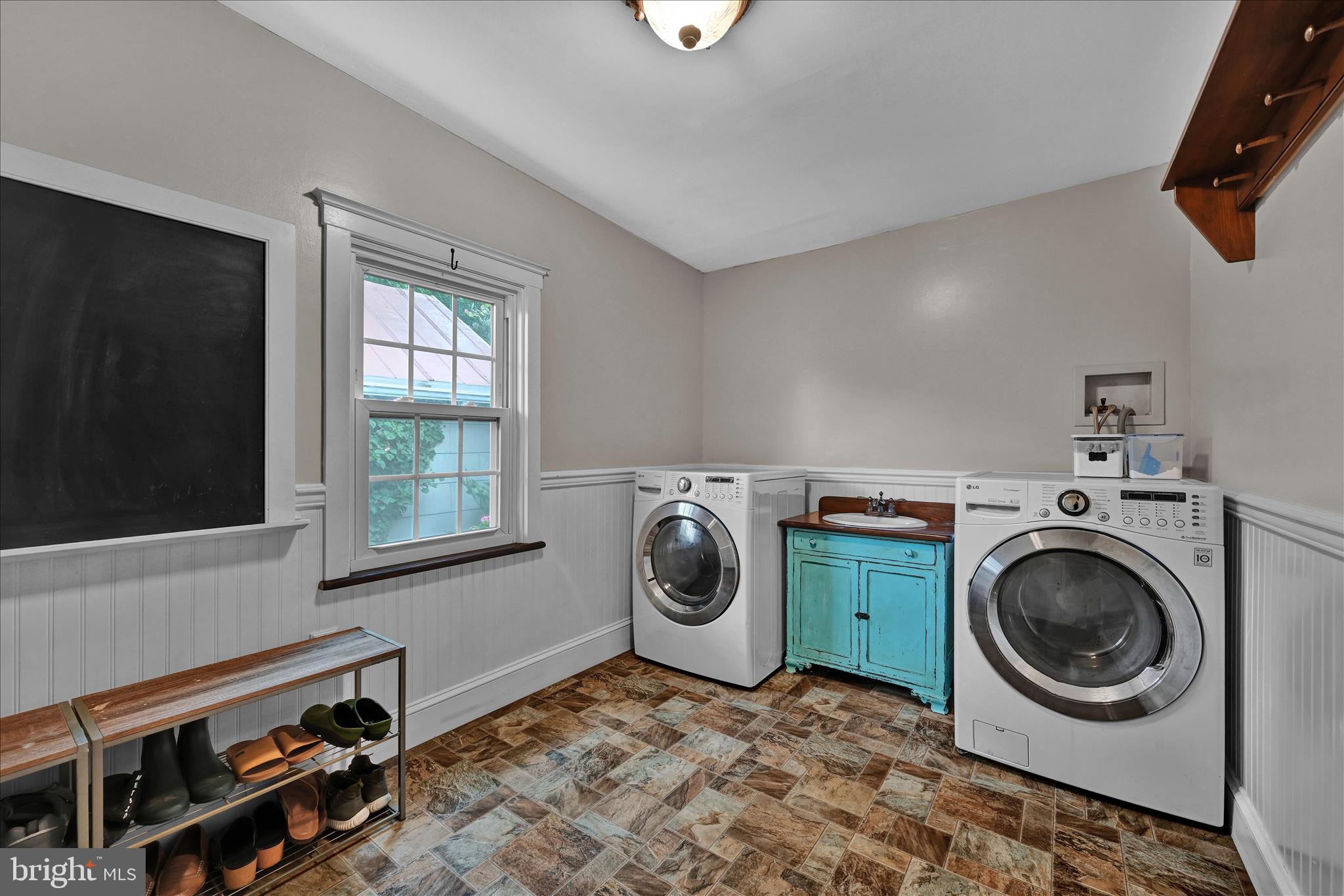 536 West High Street Manheim, PA 17545 - Photo 32 of 43 Laundry area