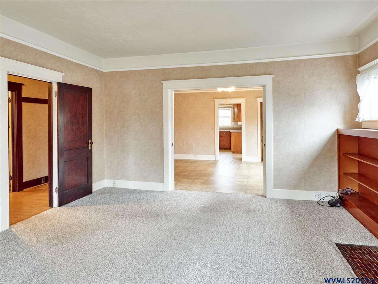 341 Southeast 4th Avenue Albany, OR 97321 - Photo 12 of 38