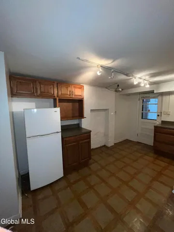 $1,250 | 242 Elm Street, Unit BSMT, Albany, NY 12202