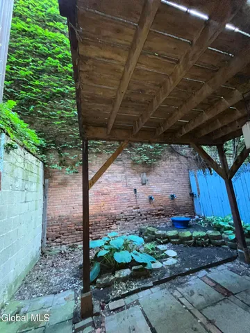 $1,250 | 242 Elm Street, Unit BSMT, Albany, NY 12202