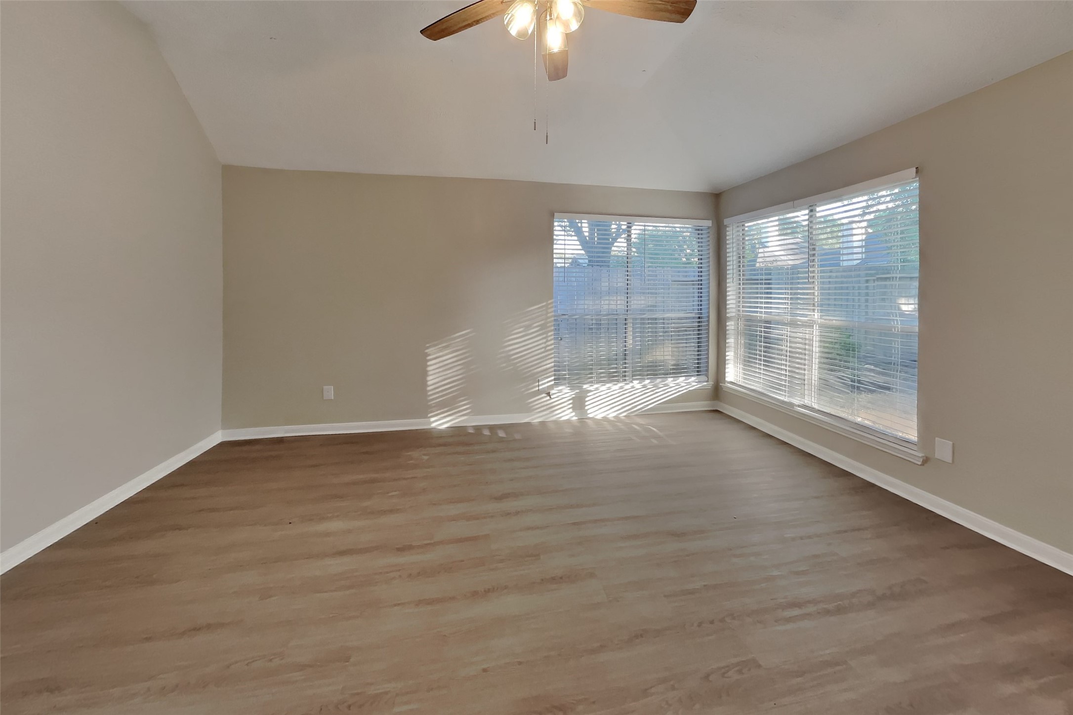 16902 Canyon Ridge Court Spring, TX 77379 - Photo 4 of 21 Gallery Image 4