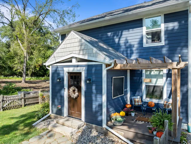 $499,000 | W3608 Glenmore Avenue, Linn, WI 53147