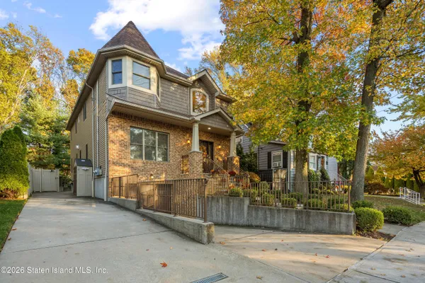 $1,349,000 | 109 Madsen Avenue | Charleston