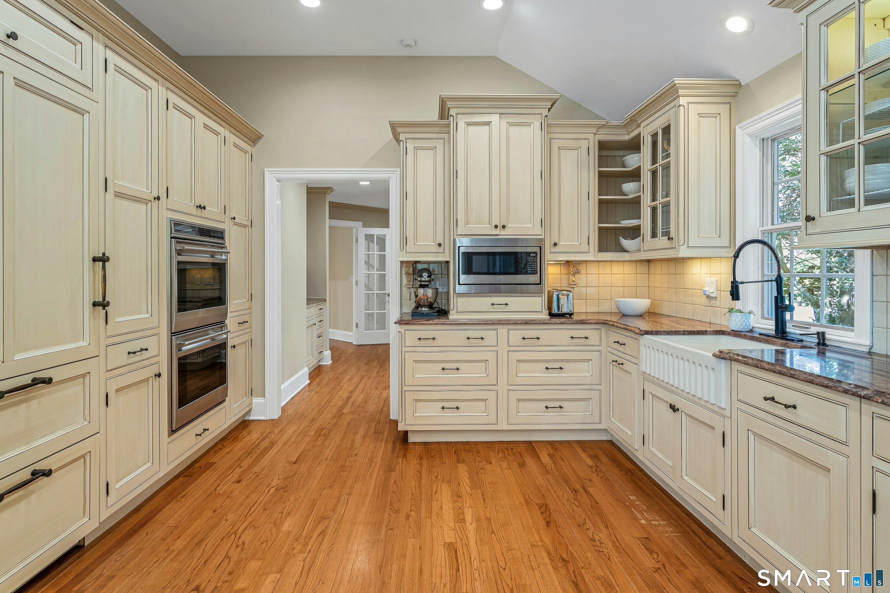 46 Wakeman Road New Canaan, CT 06840 - Photo 14 of 38