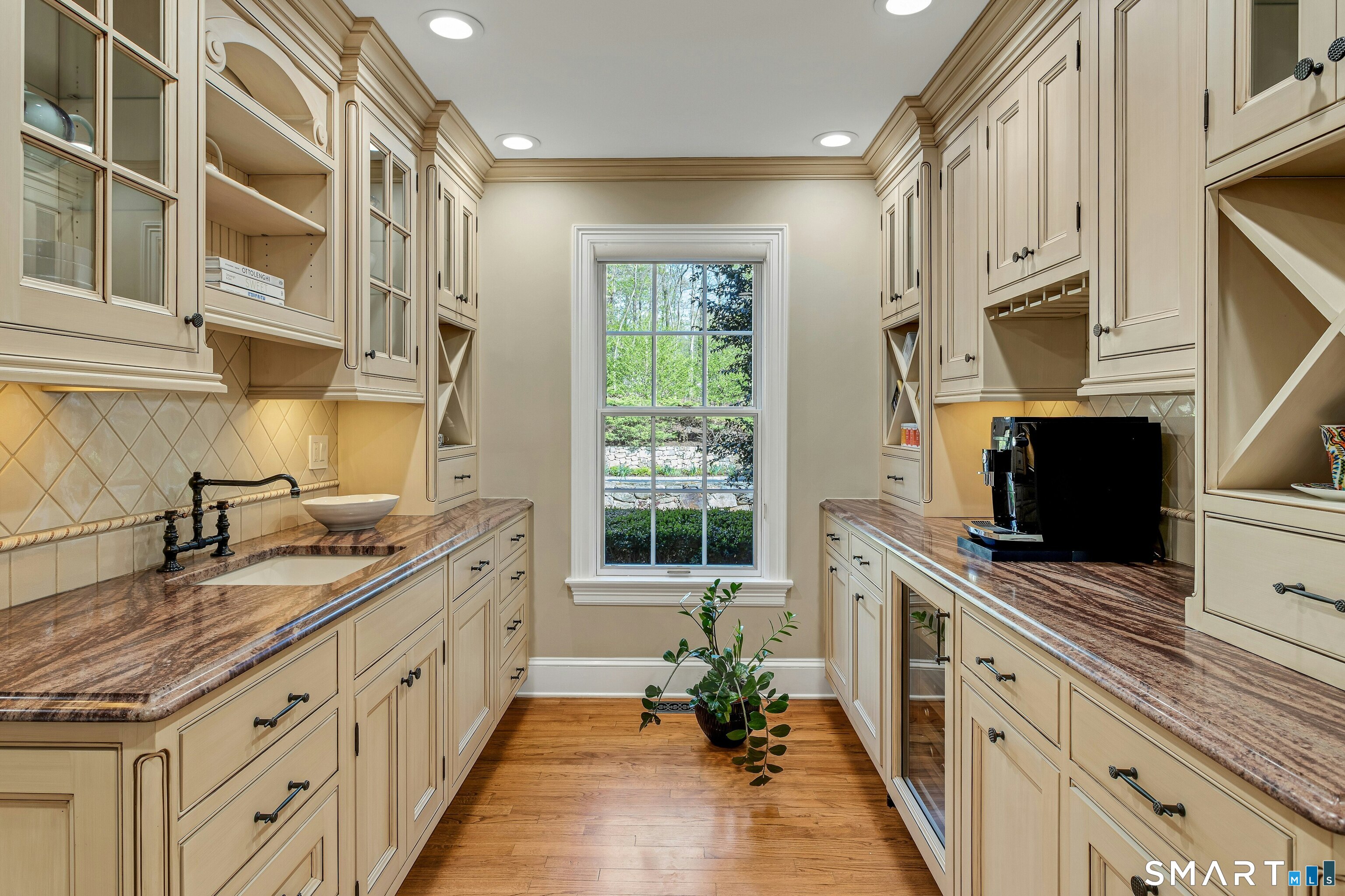 46 Wakeman Road New Canaan, CT 06840 - Photo 15 of 38