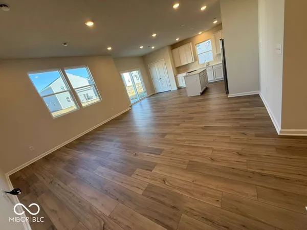 $2,400 | 3815 Sterling Drive, Whitestown, IN 46075