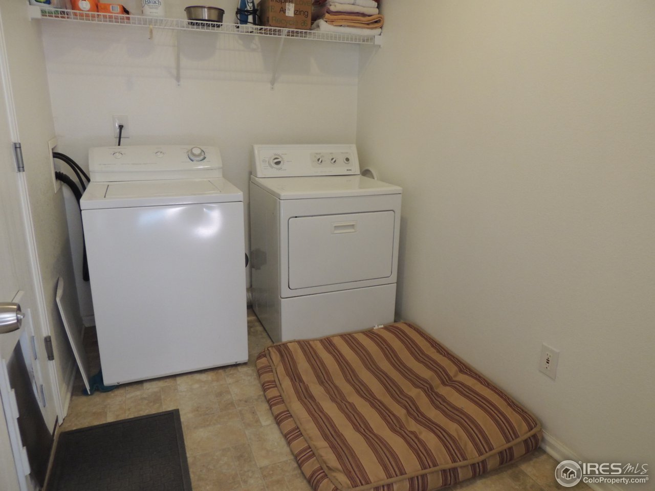 10442 Lower Ridge Road Longmont, CO 80504 - Photo 7 of 20 Laundry
