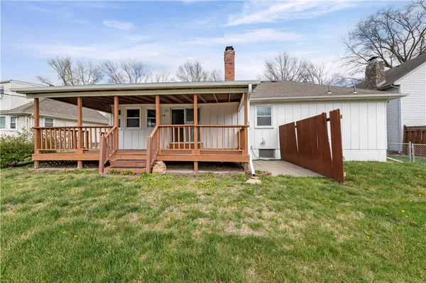 $440,000 | 9912 Knox Drive, Overland Park, KS 66212