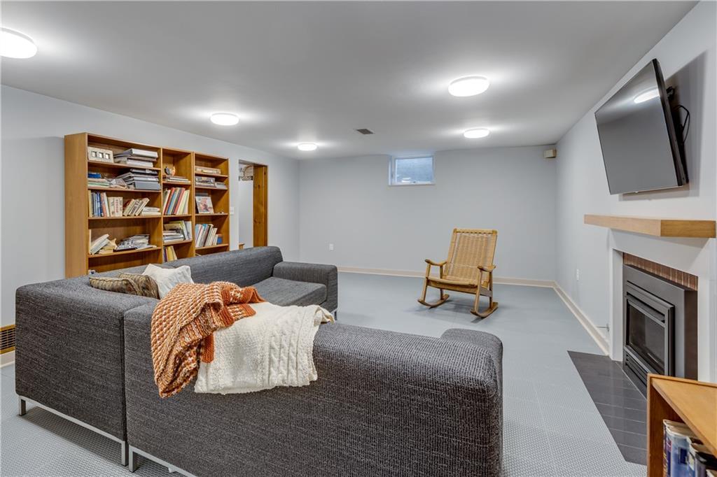 1006 Highmont Road Pittsburgh, PA 15232 - Photo 24 of 25 Gallery Image 24