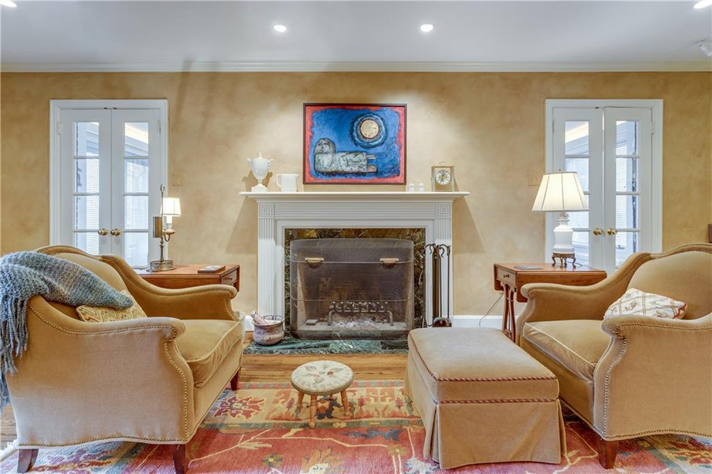 1006 Highmont Road Pittsburgh, PA 15232 - Photo 4 of 25 Gallery Image 4