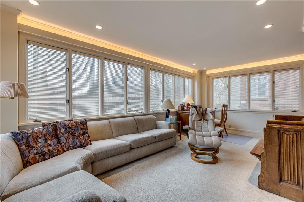 1006 Highmont Road Pittsburgh, PA 15232 - Photo 5 of 25 Gallery Image 5