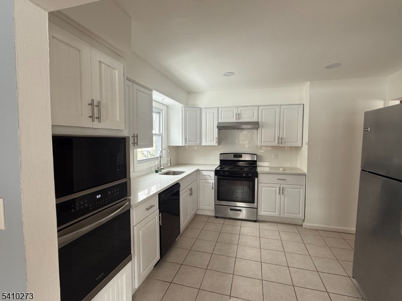 626 Thomas Street Orange, NJ 07050 - Photo 2 of 5