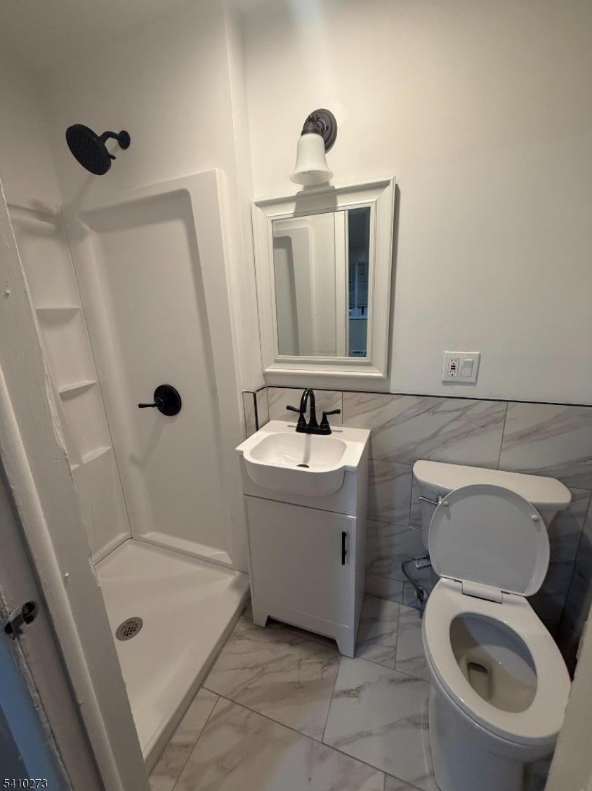 626 Thomas Street Orange, NJ 07050 - Photo 3 of 5