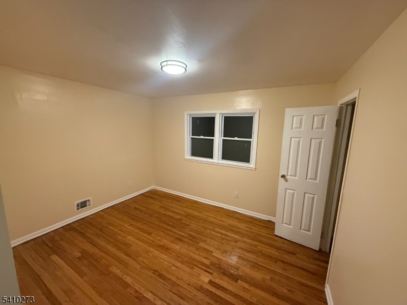 626 Thomas Street Orange, NJ 07050 - Photo 4 of 5