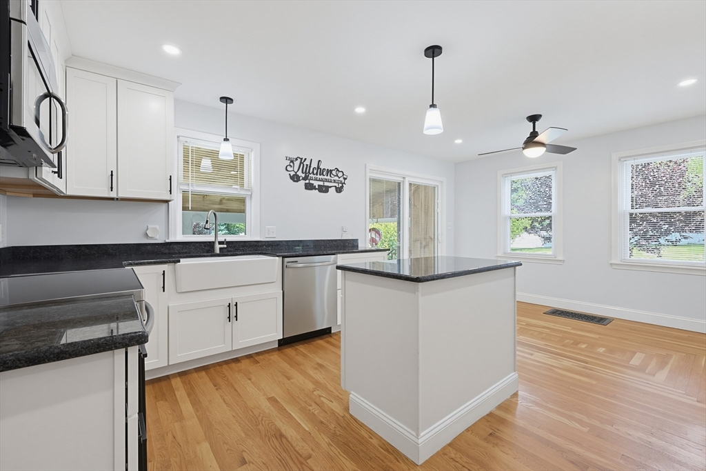 18 Prairie Avenue Bellingham, MA 02019 - Photo 5 of 42