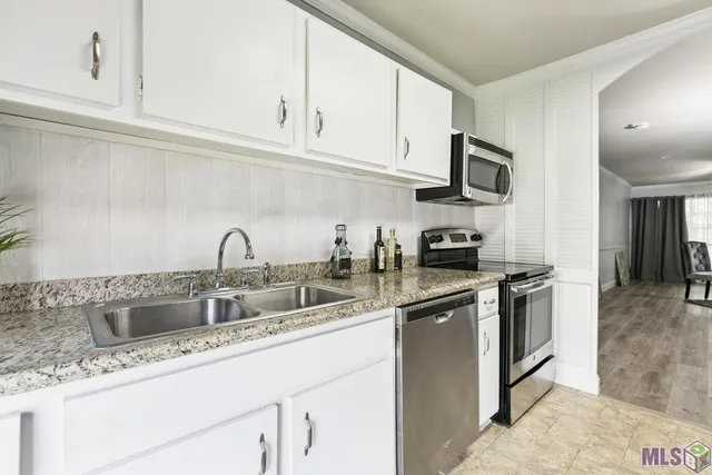 $1,175 | 10448 Jefferson Highway, Unit G, St. George, LA 70809