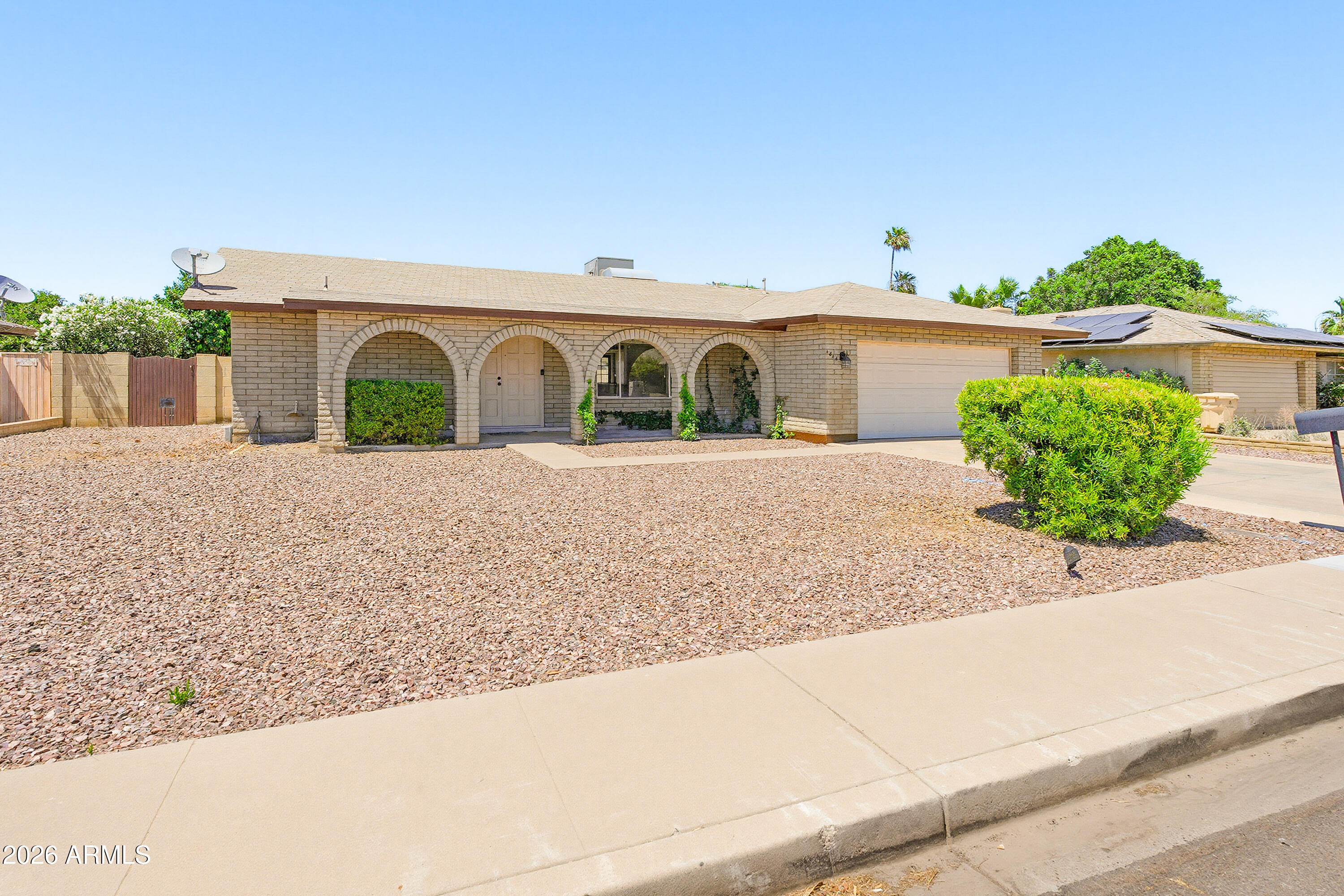4844 West Royal Palm Road Glendale, AZ 85302 - Photo 3 of 54