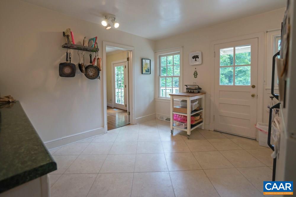 1507 Oxford Road Charlottesville, VA 22903 - Photo 6 of 22 Gallery Image 6