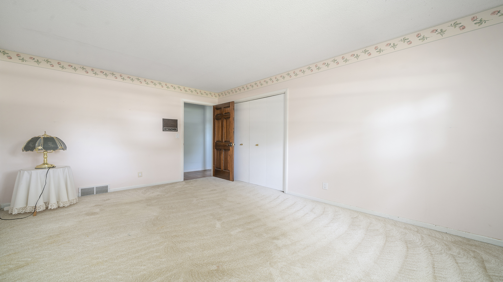 861 Riverside Drive Dixon, IL 61021 - Photo 14 of 33 a view of an empty room