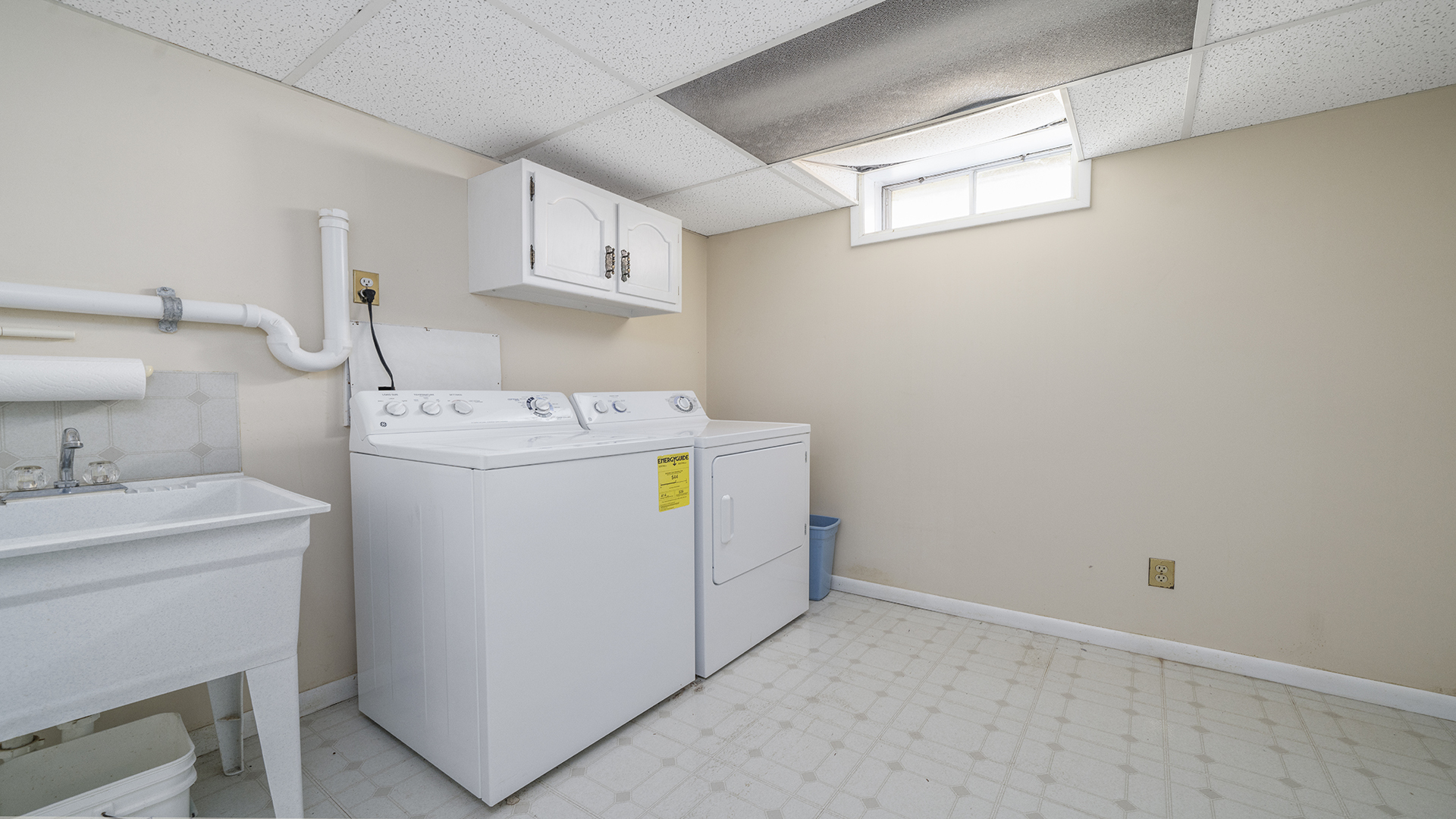 861 Riverside Drive Dixon, IL 61021 - Photo 27 of 33 a utility room with dryer and washer