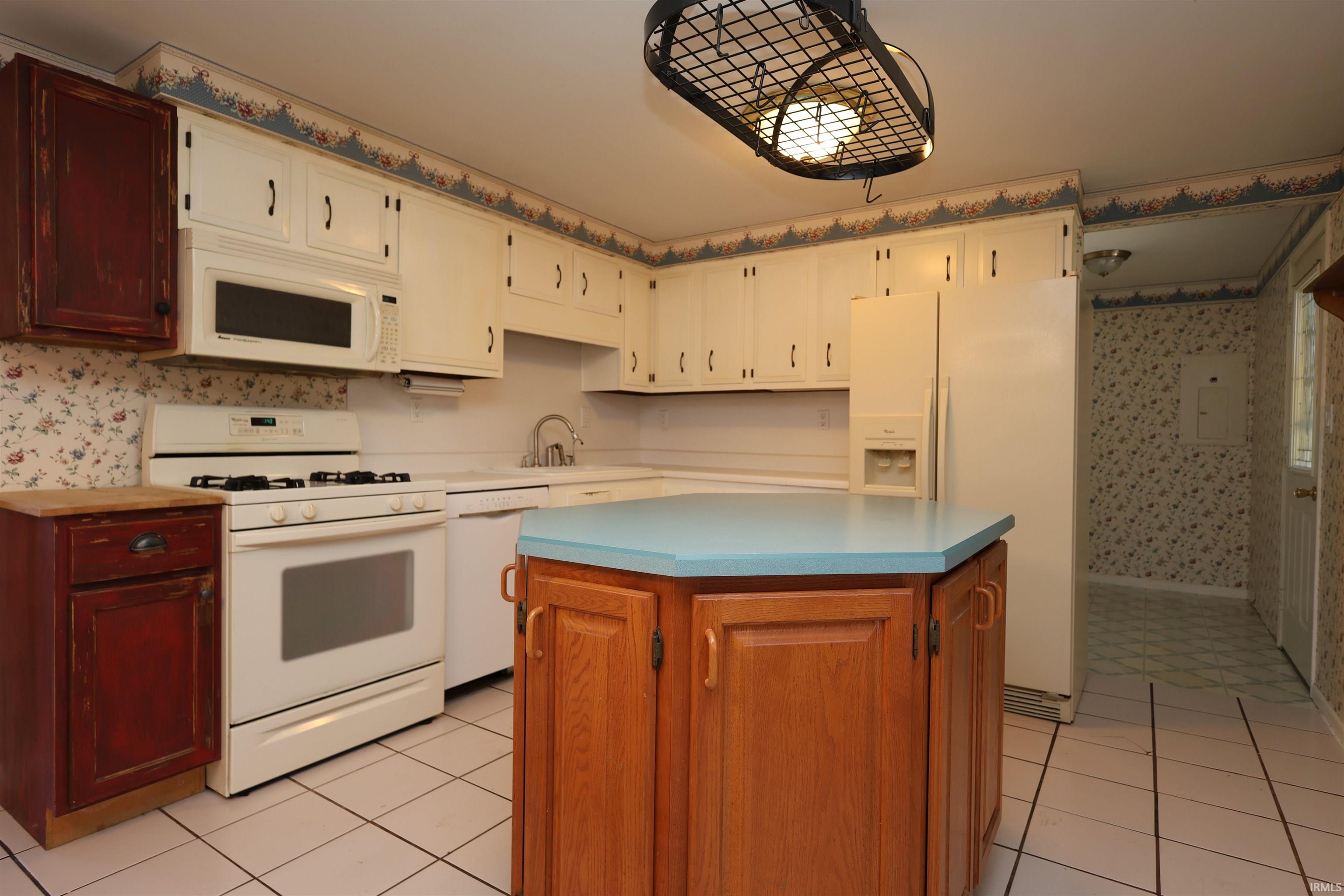 110 Greenberry Street Sweetser, IN 46952 - Photo 6 of 23