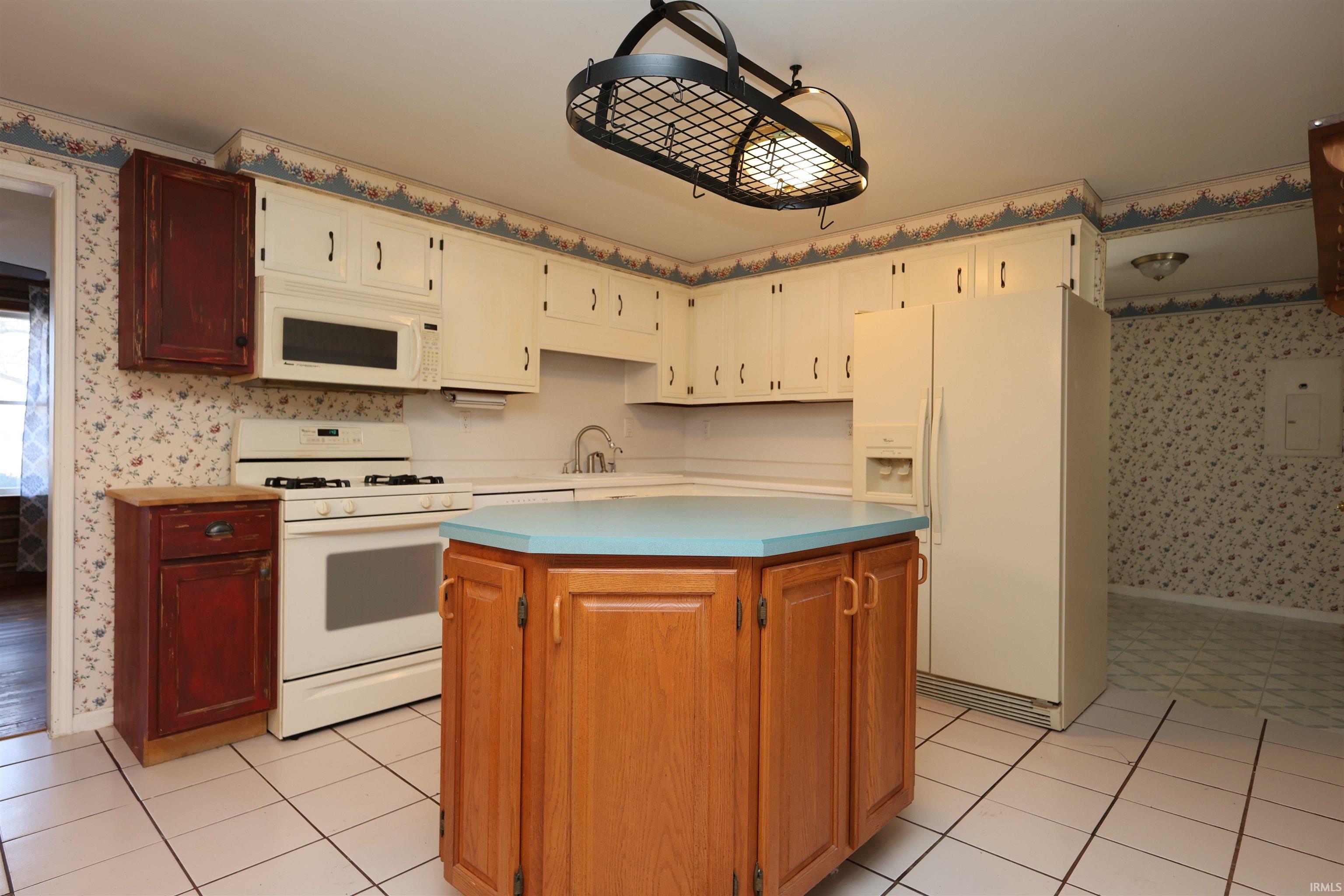 110 Greenberry Street Sweetser, IN 46952 - Photo 7 of 23
