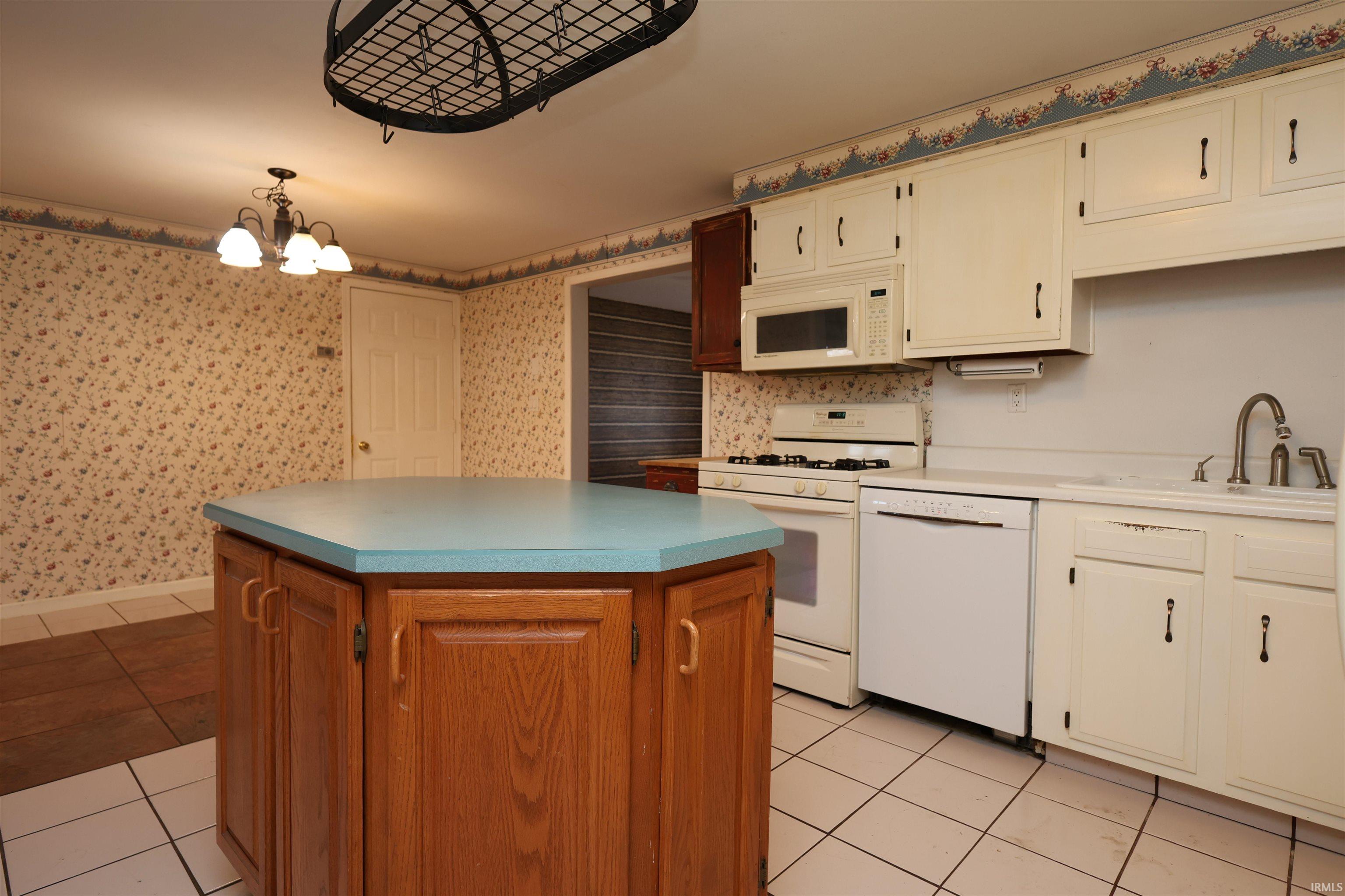 110 Greenberry Street Sweetser, IN 46952 - Photo 9 of 23