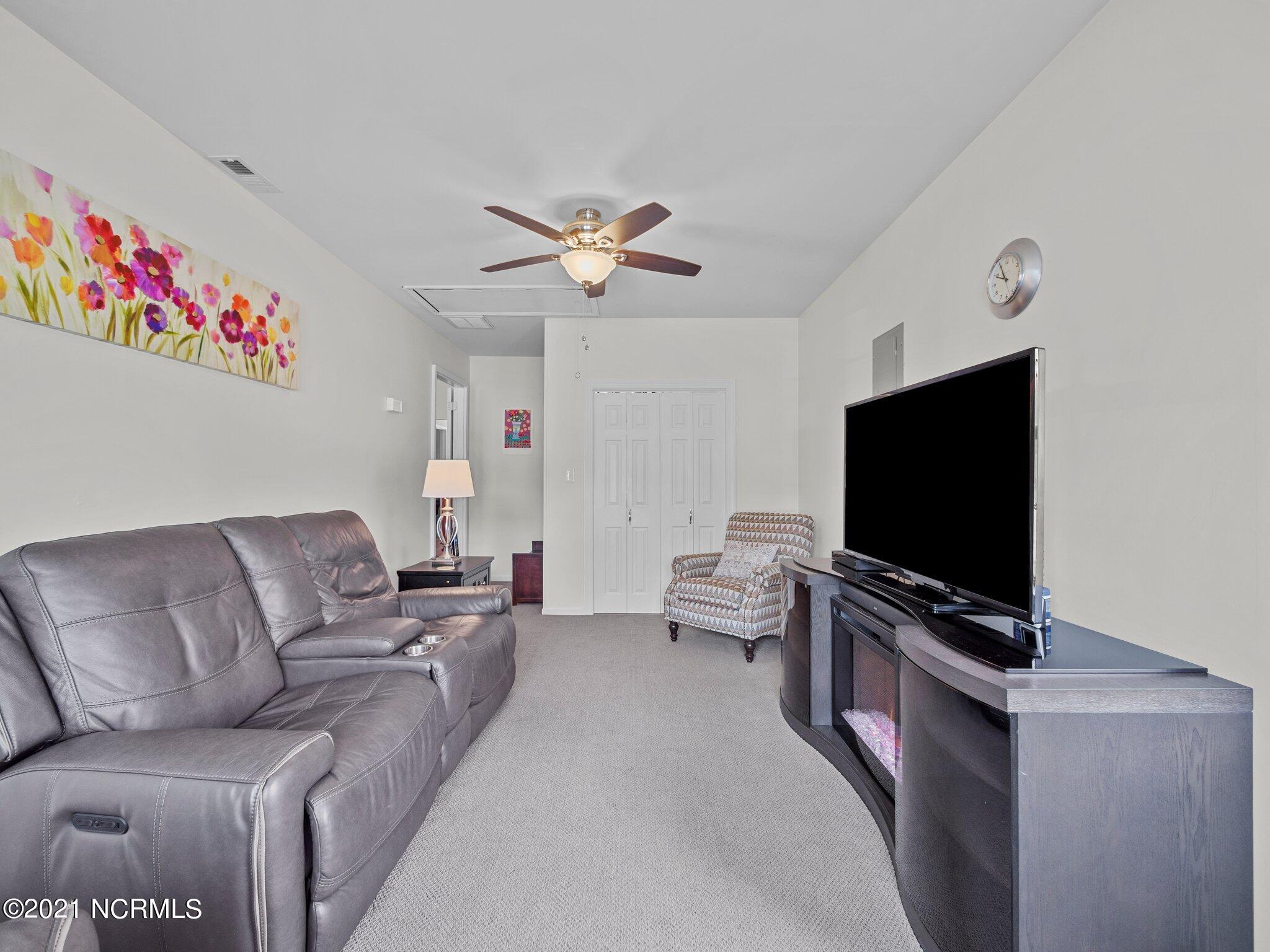 2046 Foxhorn Road Jacksonville, NC 28546 - Photo 11 of 37 Bonus Room/Den