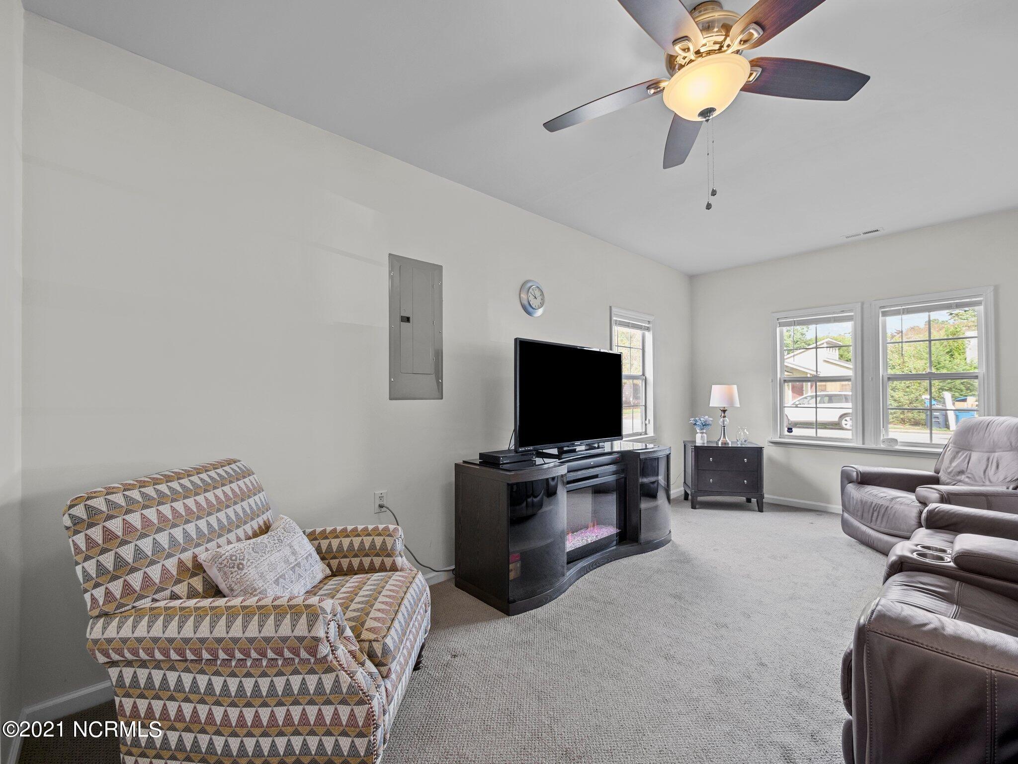 2046 Foxhorn Road Jacksonville, NC 28546 - Photo 12 of 37 Bonus Room/Den