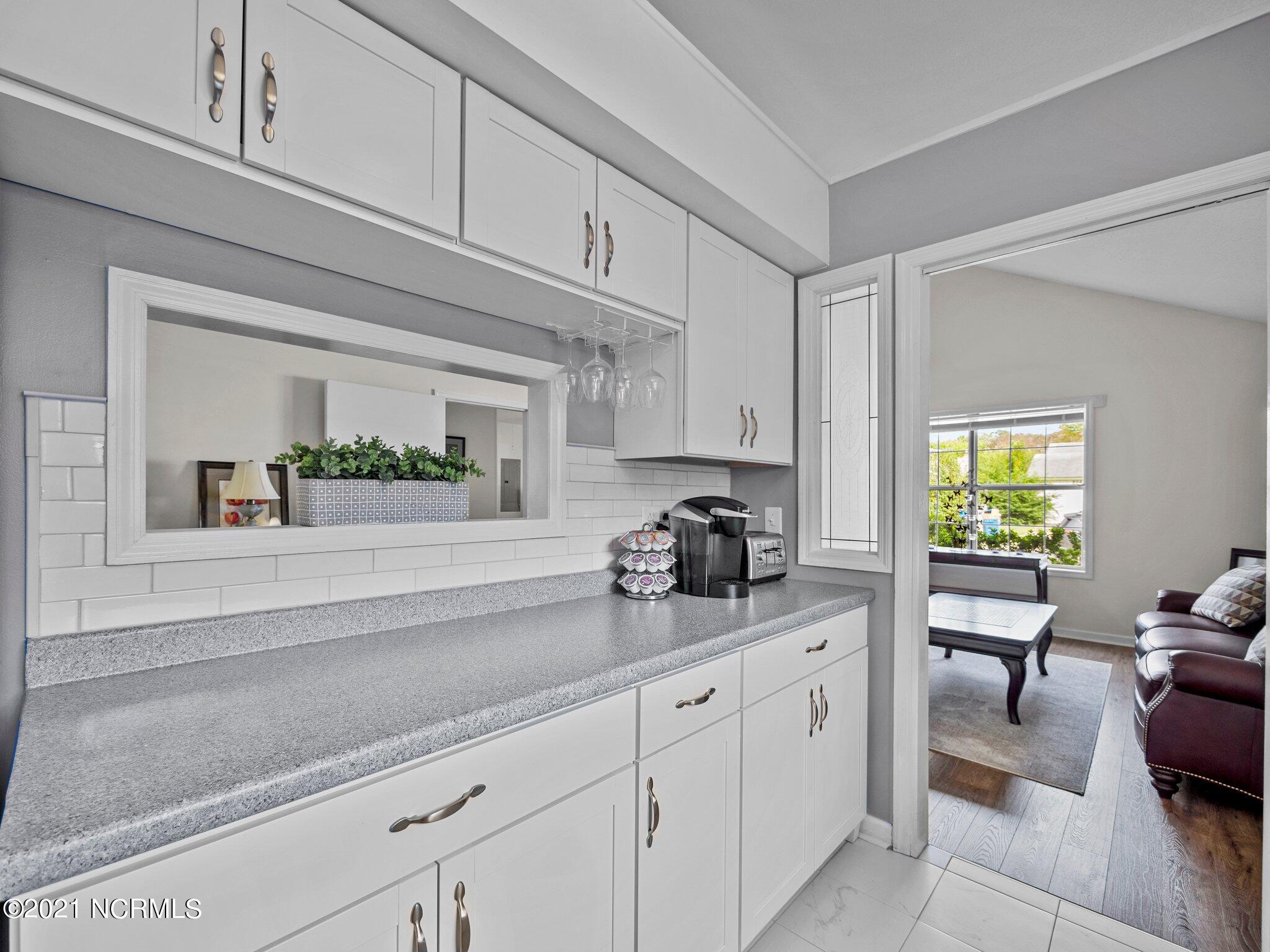 2046 Foxhorn Road Jacksonville, NC 28546 - Photo 14 of 37 Kitchen