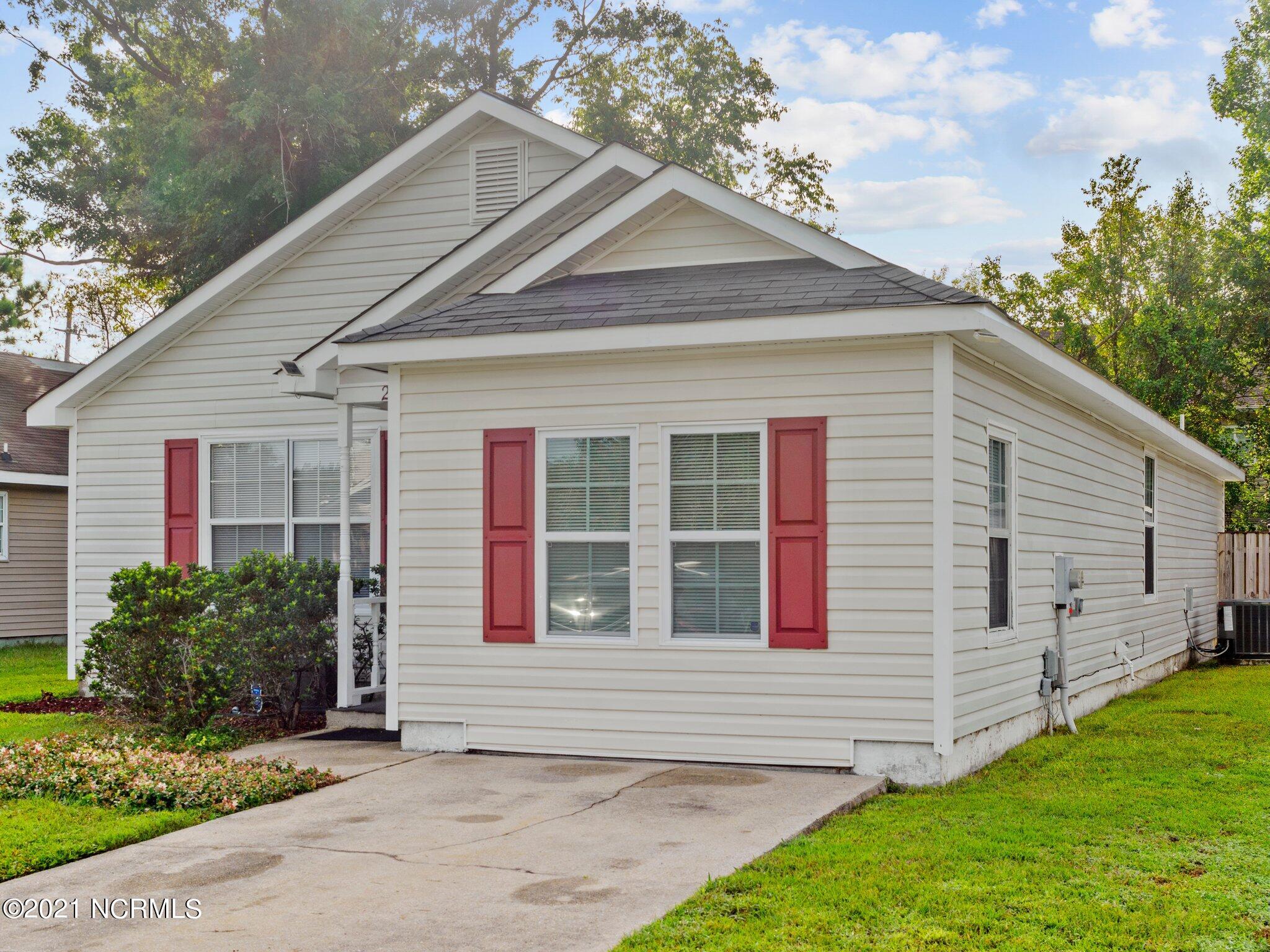 2046 Foxhorn Road Jacksonville, NC 28546 - Photo 3 of 37 Front View