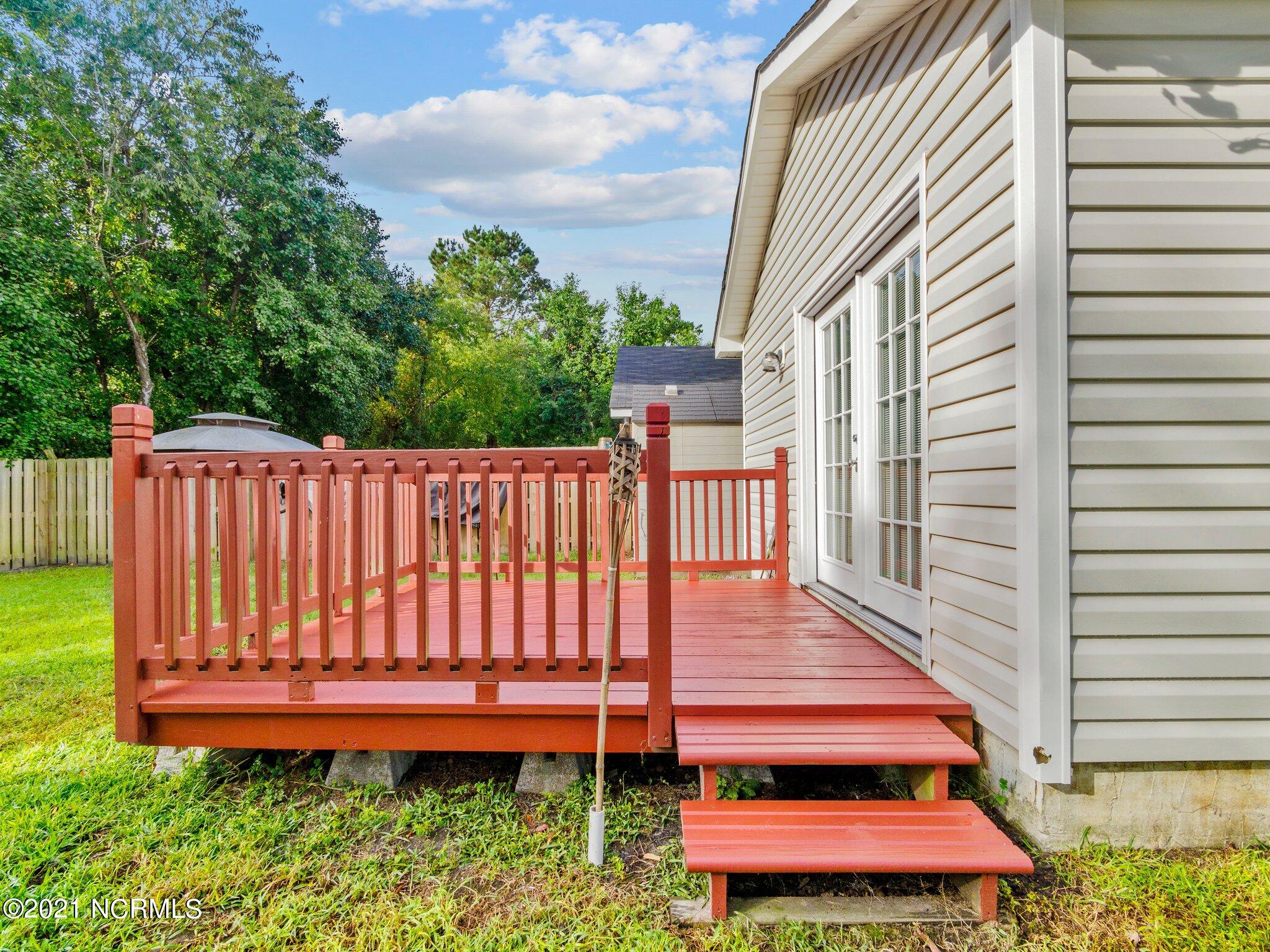 2046 Foxhorn Road Jacksonville, NC 28546 - Photo 36 of 37 Deck