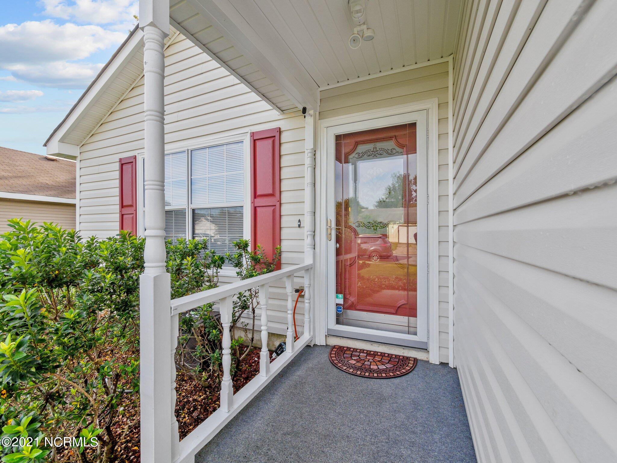 2046 Foxhorn Road Jacksonville, NC 28546 - Photo 5 of 37 Front Porch
