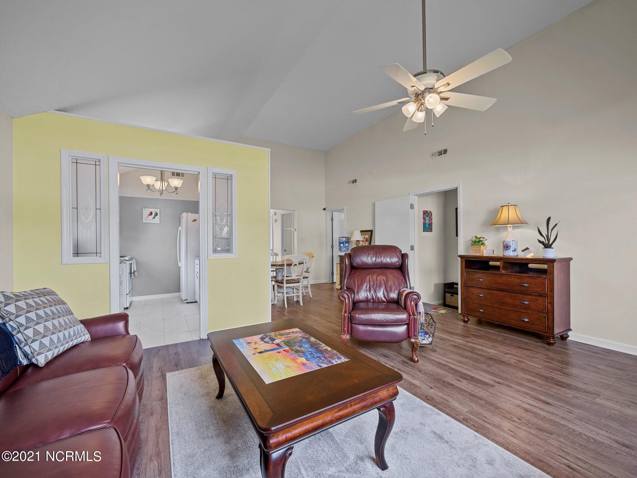 2046 Foxhorn Road Jacksonville, NC 28546 - Photo 7 of 37 Living Room