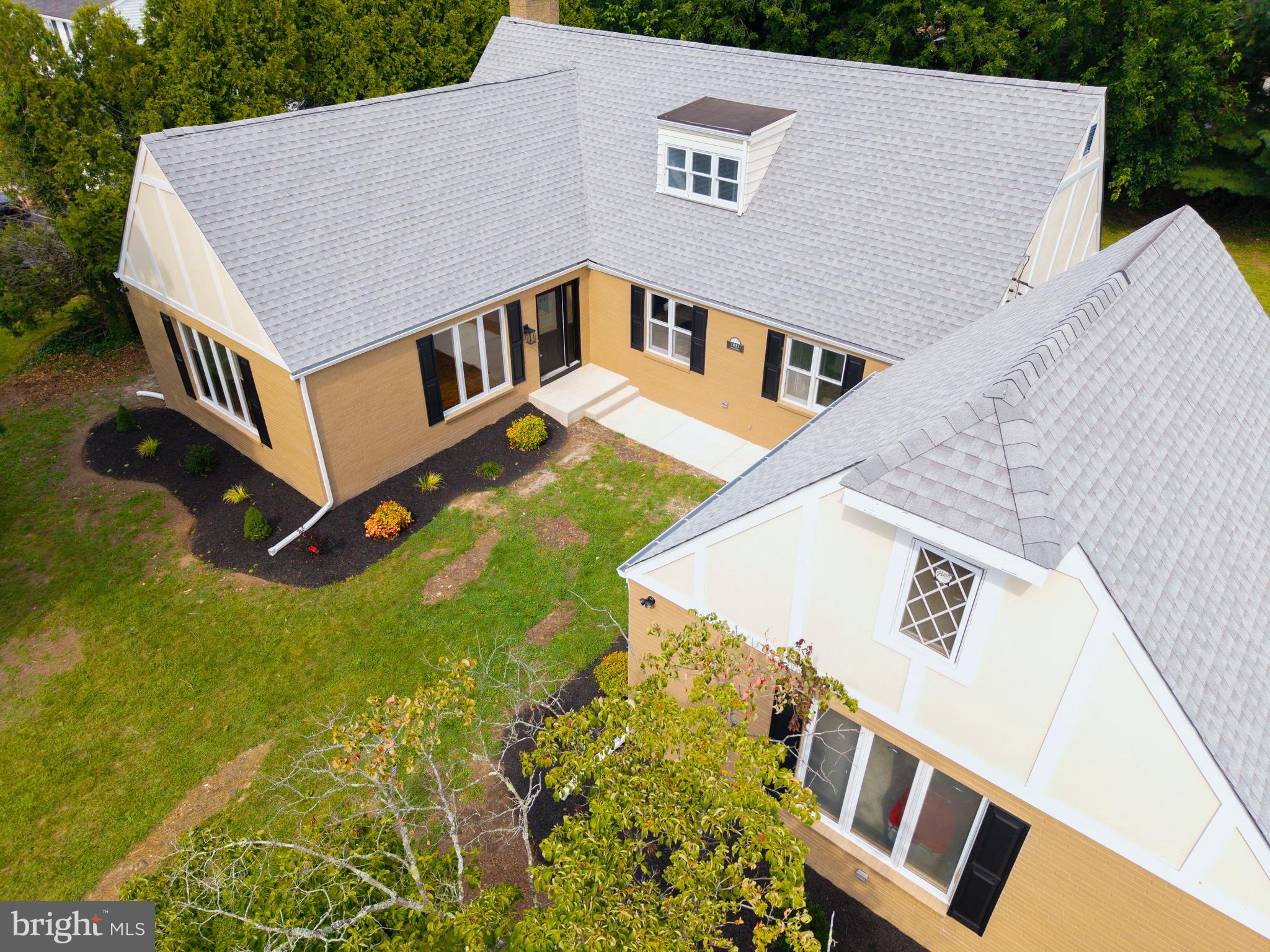 1037 Queens Road Vineland, NJ 08361 - Photo 10 of 40 a view of an house with roof deck